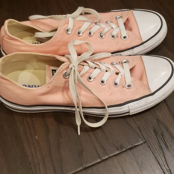 Converse Low Tops - Picture 5 of 6